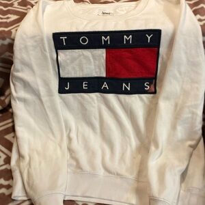 Tommy Hillfiger sweatshirt size xs.